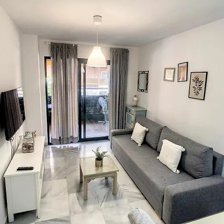 Centro De Sol Y Playa Apartment *